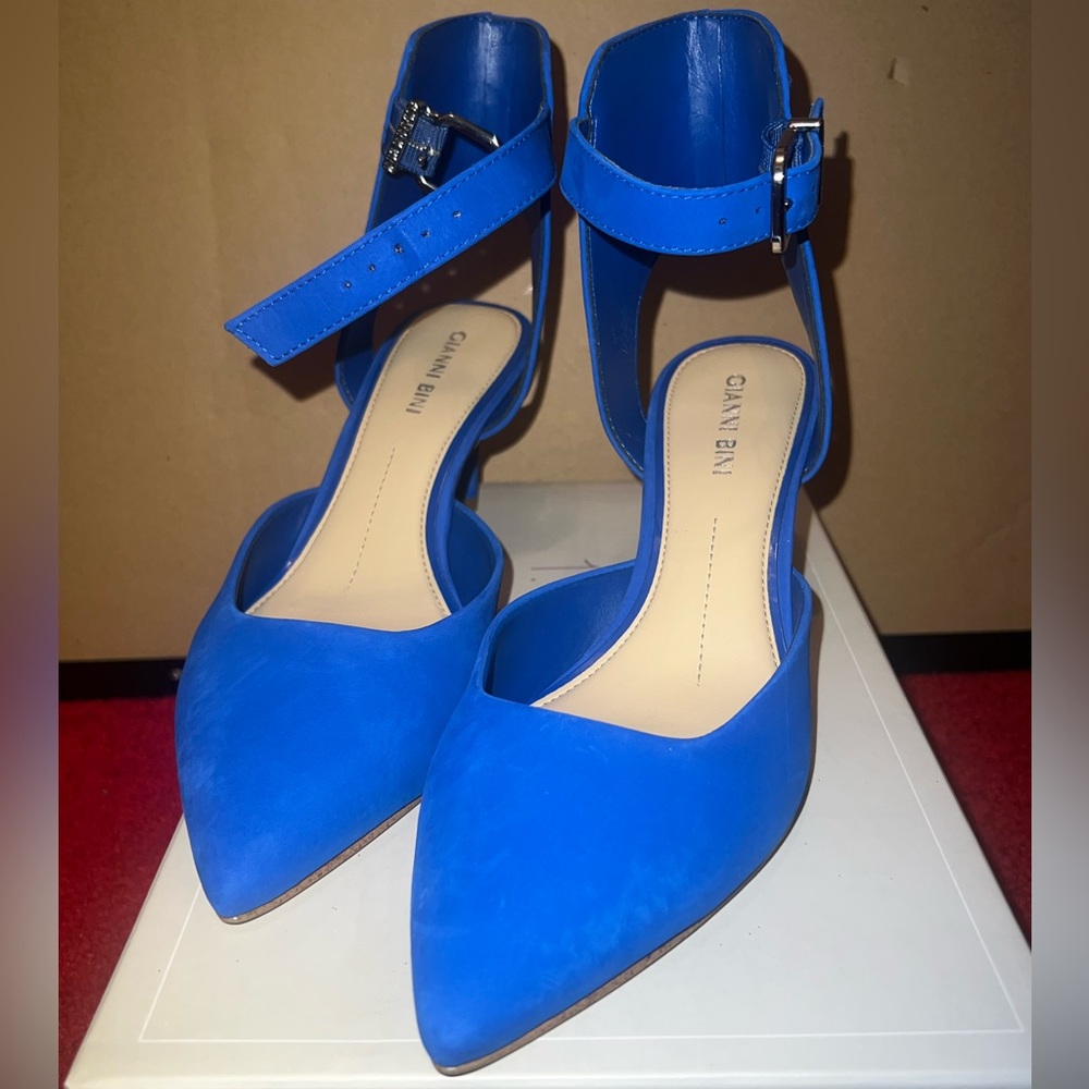 Blue Gianni Bini heels - Picture 1 of 3